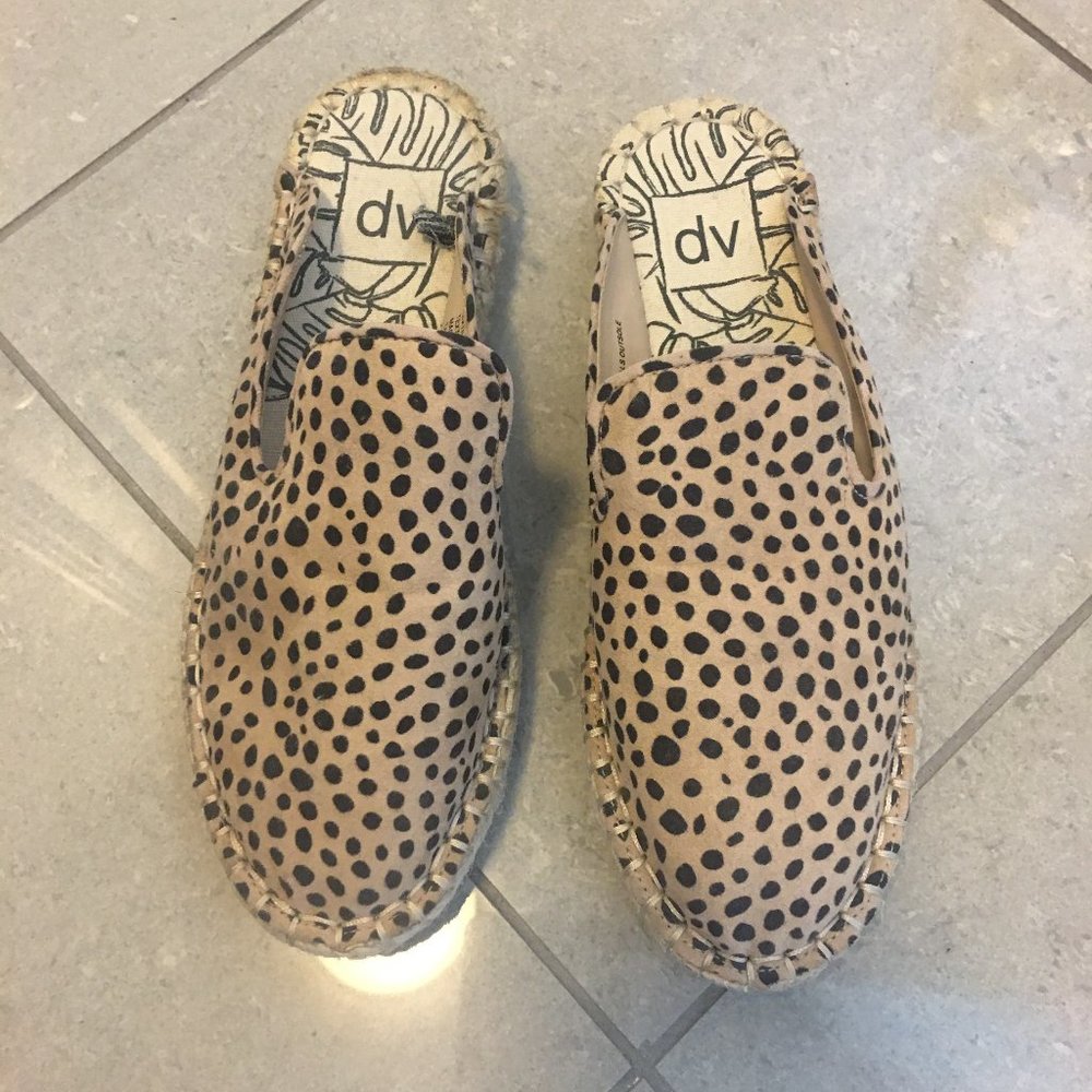DV by DOLCE VITA cheetah print mules EUC size 6